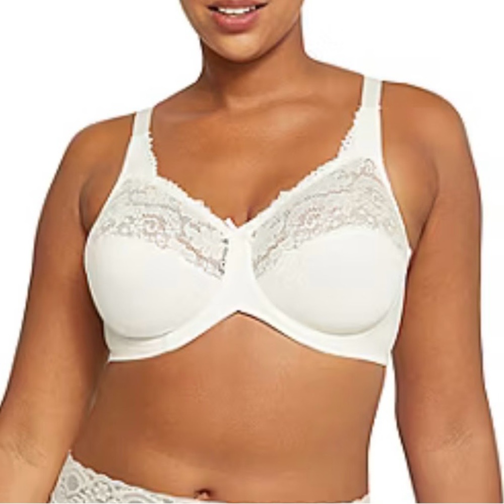 NWOT Lillyette White Lace Underwire Bra